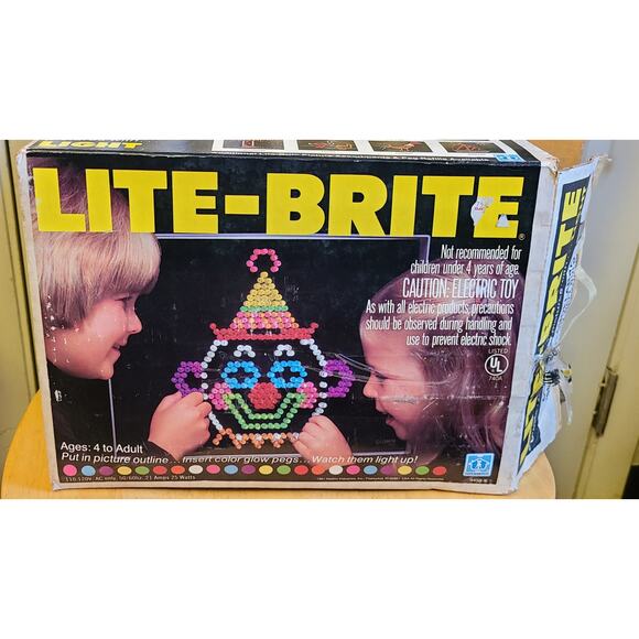 vintage retro  1981 Lite-Brite Milton Bradley with Pegs in Box Tested - Picture 5 of 5